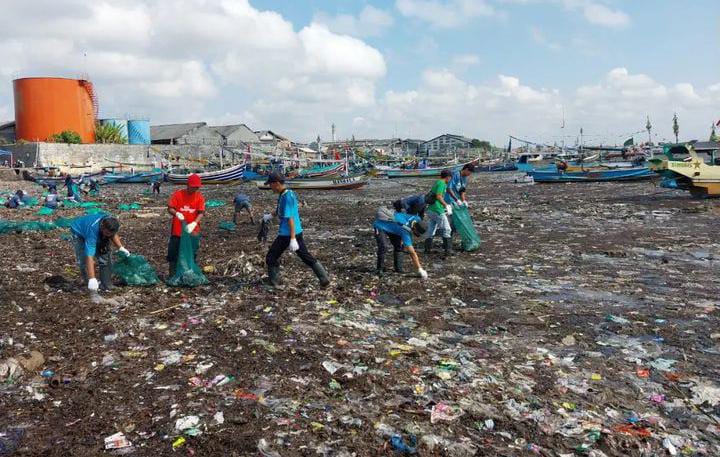 Tingkatkan Kesadaran Masyarakat, PU Pengairan Banyuwangi Sinergi dengan Lanal