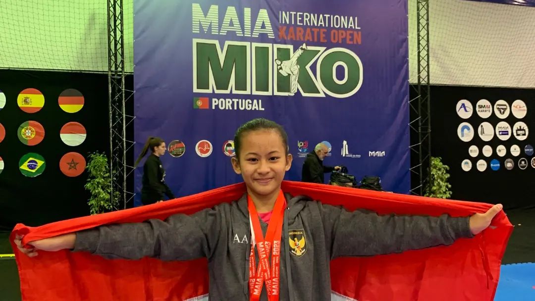 Harumkan Indonesia: Aldhea Azarina, Pelajar Banyuwangi Sabet 2 Emas di Maia International Karate