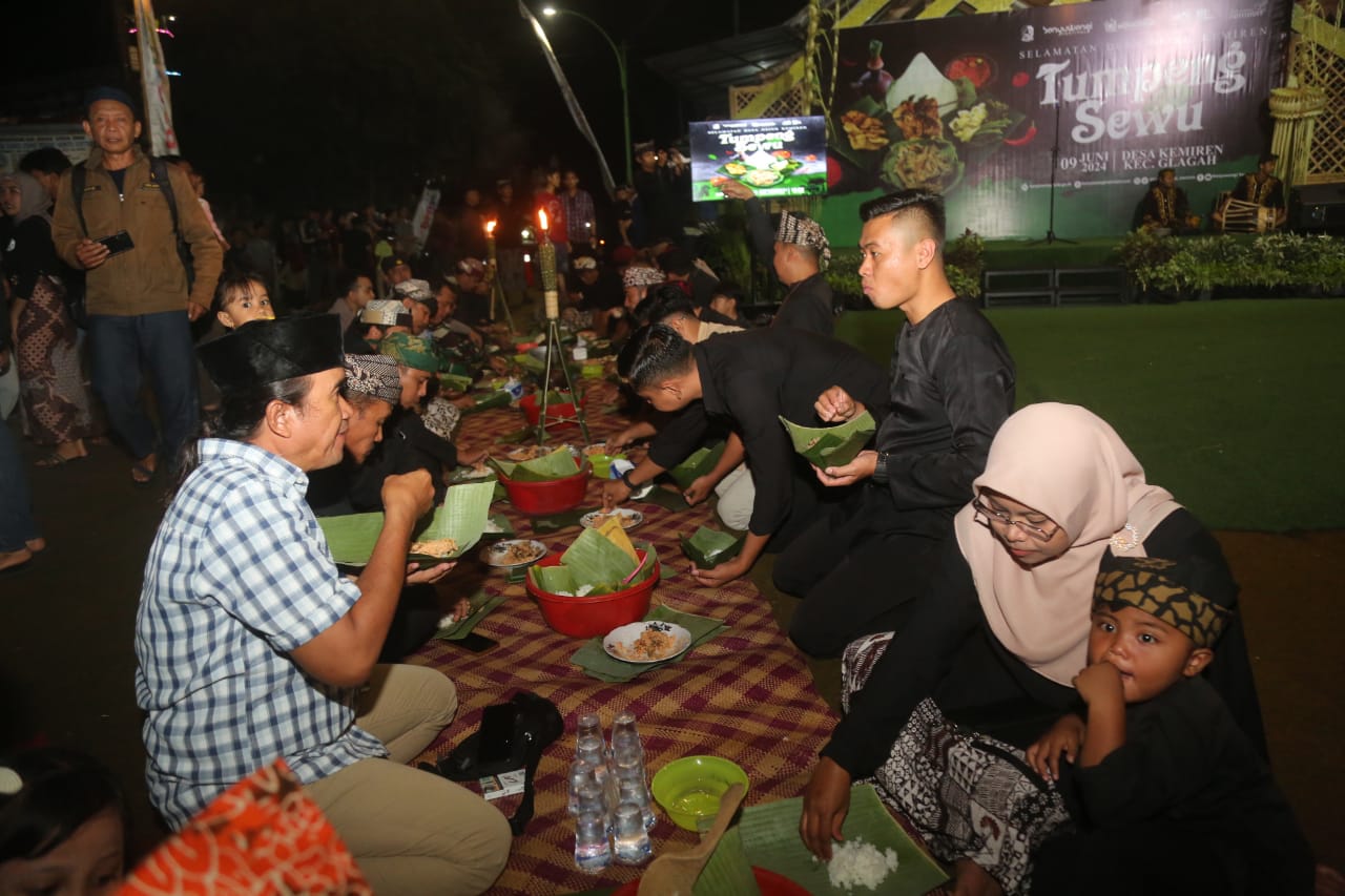 Tradisi Tumpeng Sewu: Kearifan Lokal Suku Osing yang Tetap Lestari di Banyuwangi