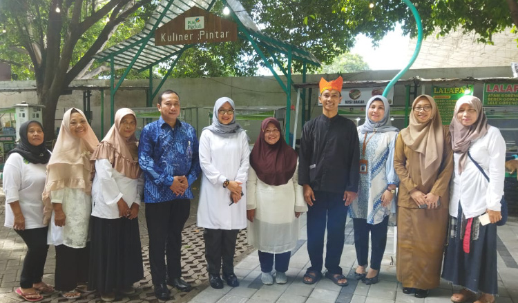 Dapat Gerobak Baru, PKL di Banyuwangi: Matur Nuwun Bank UMKM Jawa Timur