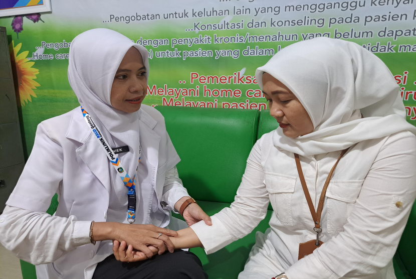 Rasakan Sensasi Rileks dan Sehat dengan Terapi Akupresur RSUD Genteng