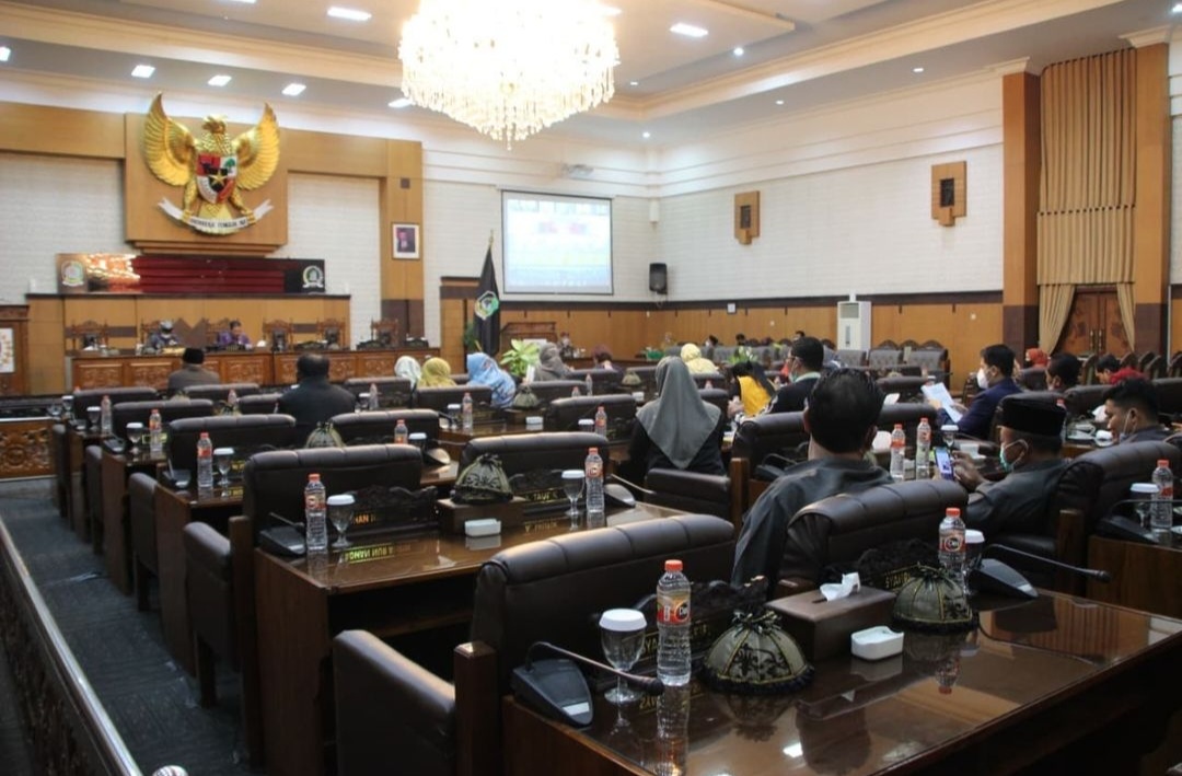 Strategi Pemkab Banyuwangi Menghadapi Tantangan Ekonomi di Tahun 2024 Dipaparkan Saat Paripurna